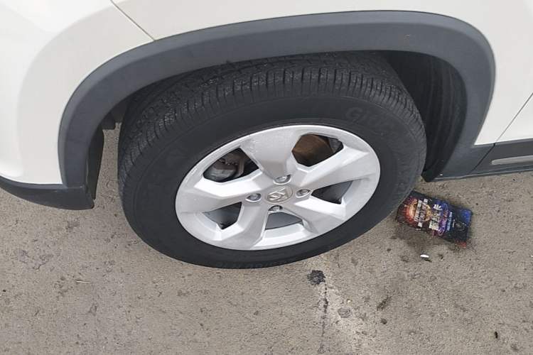 Used Baojun 510 2017 1.5L Manual Fashion Model Left Front Wheel Hub