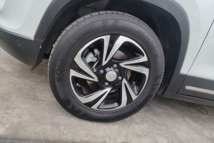 Used Baojun 510 2017 1.5L Automatic Luxury Model Left Front Wheel Hub