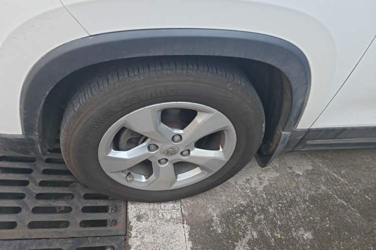 Used Baojun 510 2017 1.5L Manual Fashion Model Left Front Wheel Hub