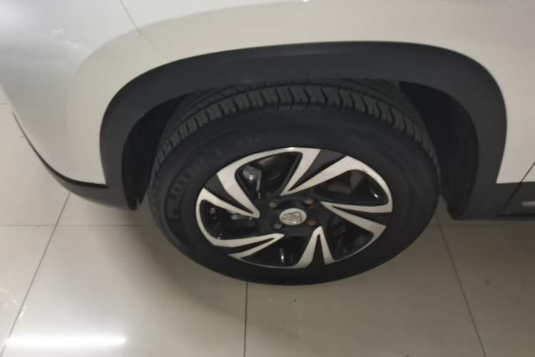 Used Baojun 510 2017 1.5L Manual Luxury Model Left Front Wheel Hub