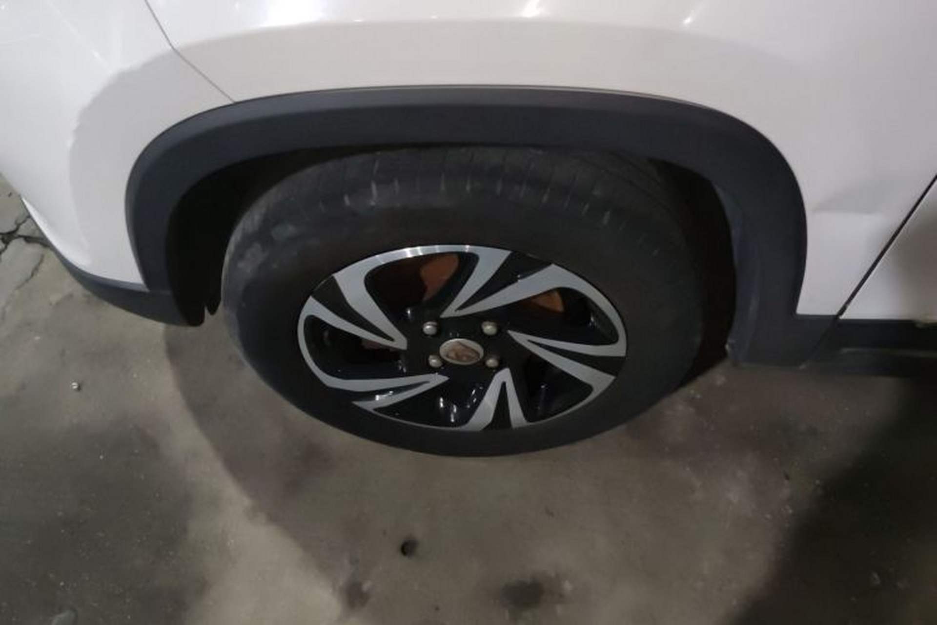 Used Baojun 510 2017 1.5L Automatic Luxury Model Left Front Wheel Hub
