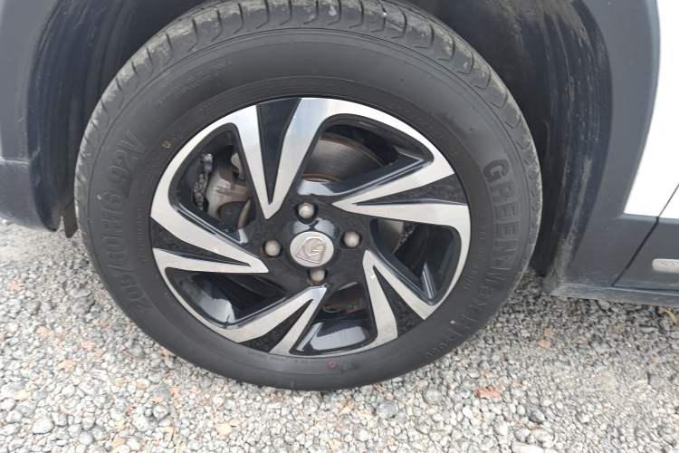 Used Baojun 510 2017 1.5L Automatic Luxury Model Left Front Wheel Hub