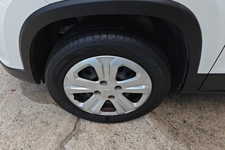 Used Baojun 510 2017 1.5L manual Comfort trim Left Front Wheel Hub