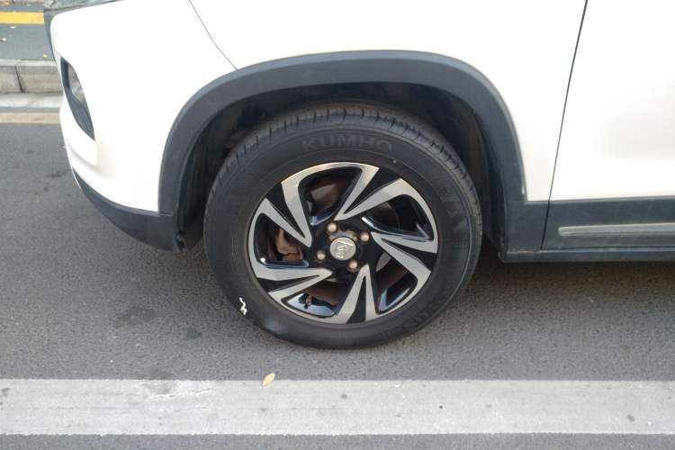 Used Baojun 510 2017 1.5L Manual Luxury Model Left Front Wheel Hub