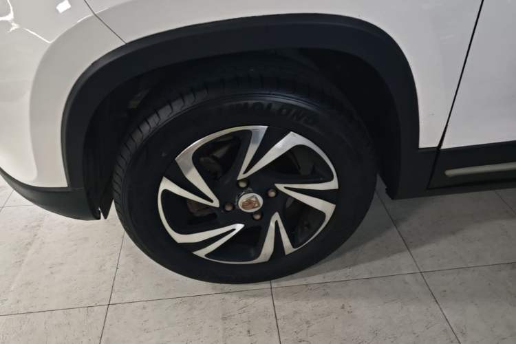 Used Baojun 510 2017 1.5L Automatic Luxury Model Left Front Wheel Hub
