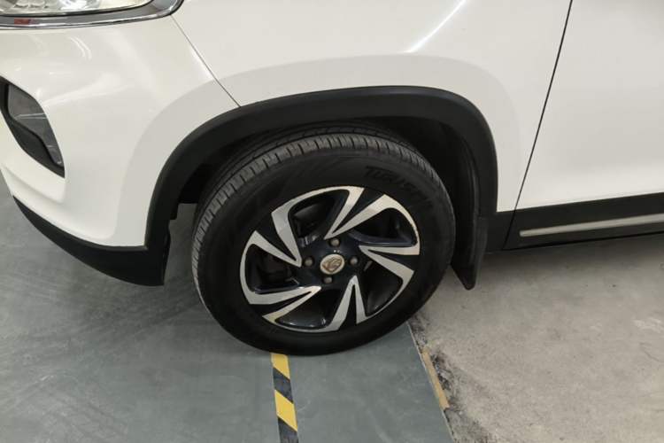 Used Baojun 510 2017 1.5L Automatic Luxury Model Left Front Wheel Hub