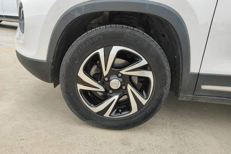 Used Baojun 510 2017 1.5L Manual Luxury Model Left Front Wheel Hub