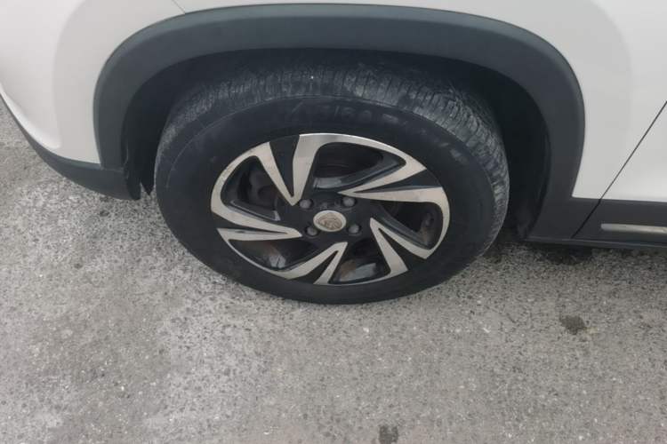 Used Baojun 510 2017 1.5L Automatic Luxury Model Left Front Wheel Hub