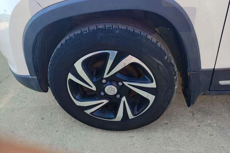 Used Baojun 510 2017 1.5L Manual Luxury Model Left Front Wheel Hub