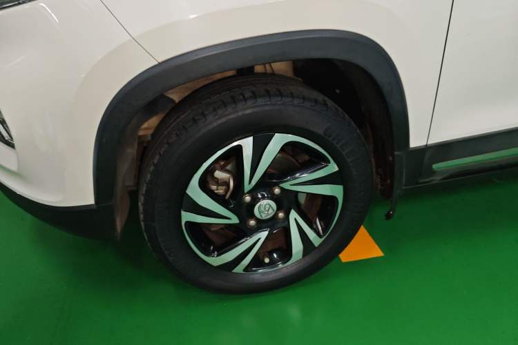 Used Baojun 510 2017 1.5L Automatic Luxury Model Left Front Wheel Hub