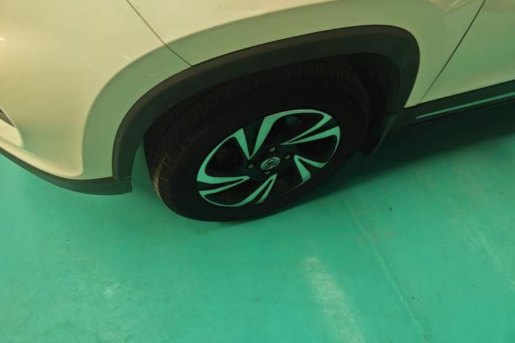 Used Baojun 510 2017 1.5L Automatic Luxury Model Left Front Wheel Hub