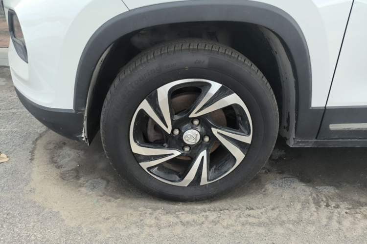 Used Baojun 510 2017 1.5L Automatic Fashion Model Left Front Wheel Hub
