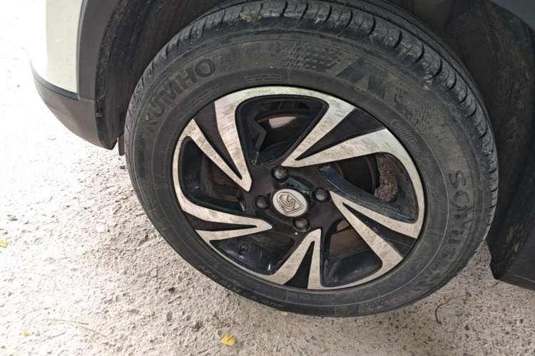 Used Baojun 510 2017 1.5L Manual Luxury Model Left Front Wheel Hub