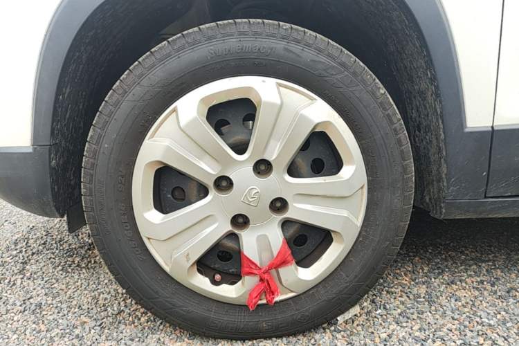 Used Baojun 510 2017 1.5L manual Comfort trim Left Front Wheel Hub