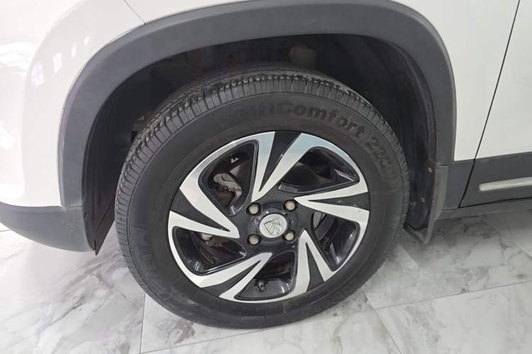Used Baojun 510 2017 1.5L Automatic Luxury Model Left Front Wheel Hub