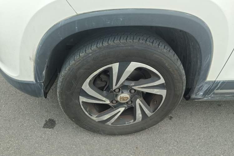 Used Baojun 510 2017 1.5L Manual Luxury Model Left Front Wheel Hub