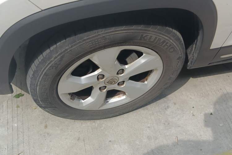 Used Baojun 510 2017 1.5L Manual Fashion Model Left Front Wheel Hub