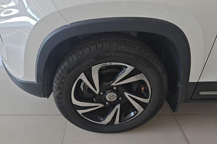Used Baojun 510 2017 1.5L Automatic Luxury Model Left Front Wheel Hub