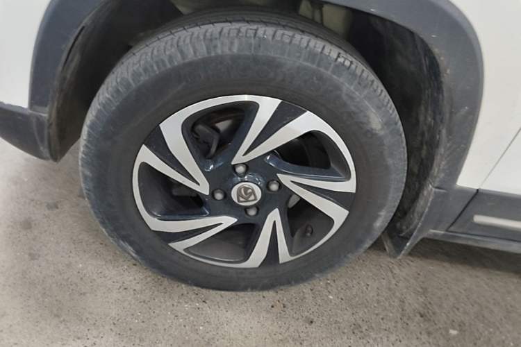 Used Baojun 510 2017 1.5L Automatic Luxury Model Left Front Wheel Hub