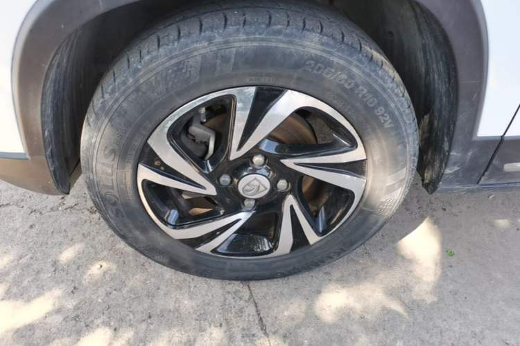 Used Baojun 510 2017 1.5L Manual Luxury Model Left Front Wheel Hub
