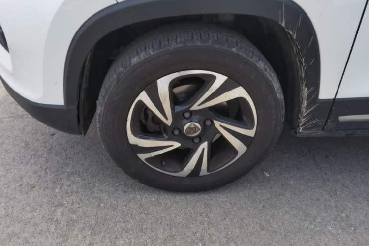 Used Baojun 510 2017 1.5L Automatic Luxury Model Left Front Wheel Hub