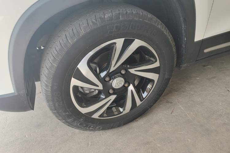 Used Baojun 510 2017 1.5L Manual Luxury Model Left Front Wheel Hub