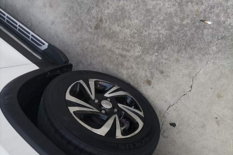 Used Baojun 510 2017 1.5L Automatic Luxury Model Left Front Wheel Hub