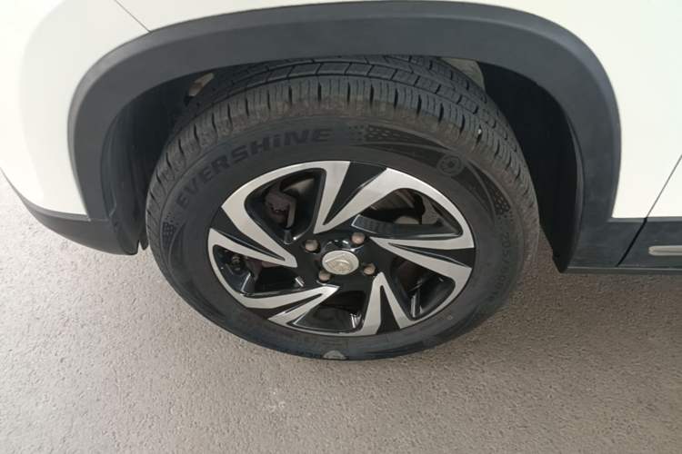 Used Baojun 510 2017 1.5L Manual Luxury Model Left Front Wheel Hub