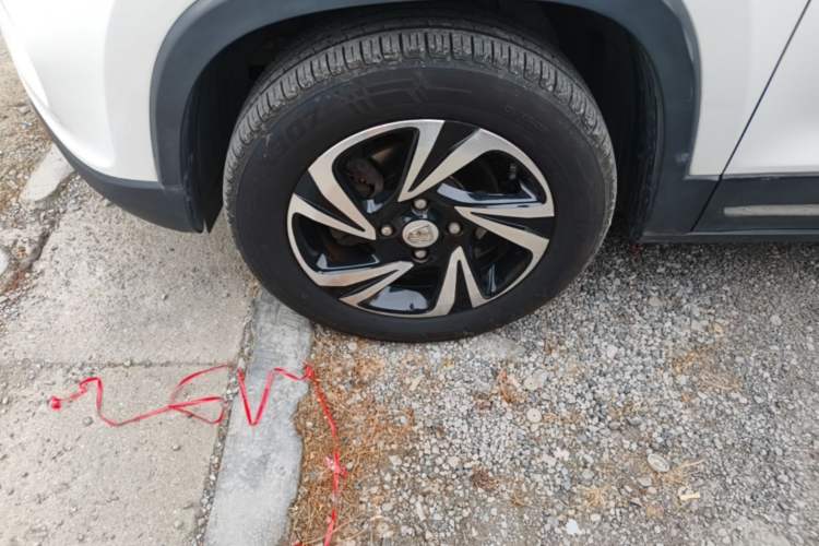 Used Baojun 510 2017 1.5L Automatic Luxury Model Left Front Wheel Hub