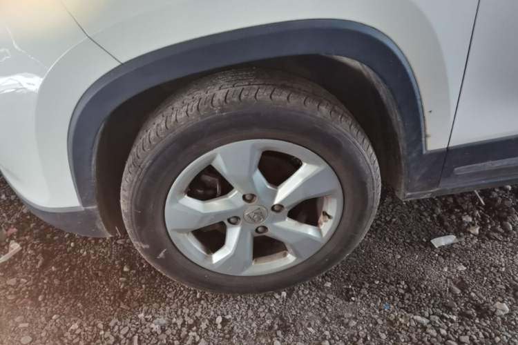 Used Baojun 510 2017 1.5L Automatic Fashion Model Left Front Wheel Hub