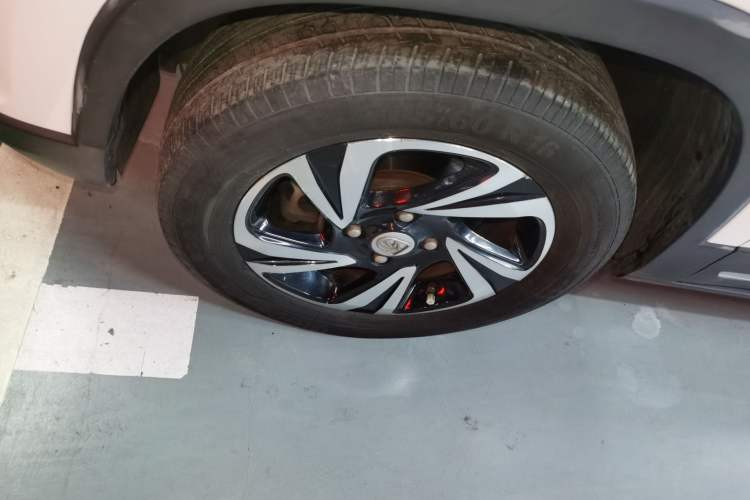 Used Baojun 510 2017 1.5L Manual Luxury Model Left Front Wheel Hub
