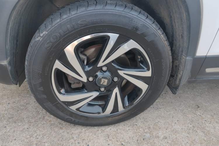 Used Baojun 510 2017 1.5L Manual Luxury Model Left Front Wheel Hub