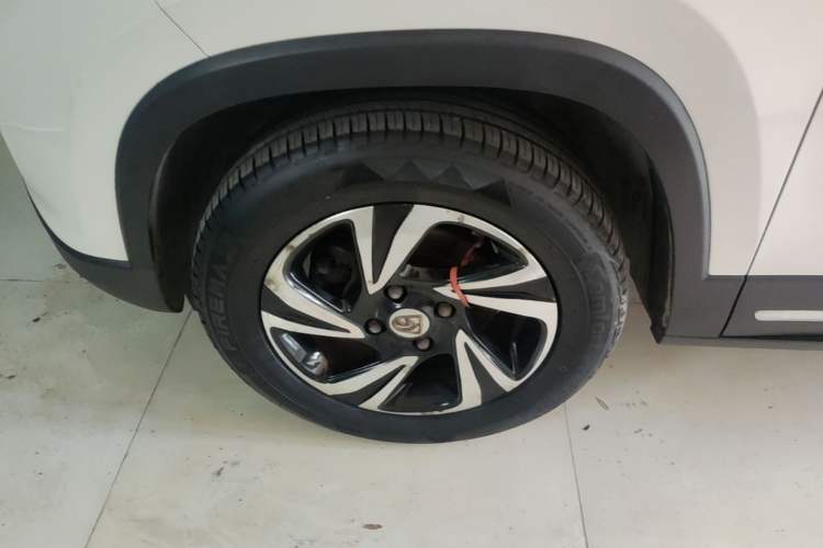 Used Baojun 510 2017 1.5L Automatic Luxury Model Left Front Wheel Hub