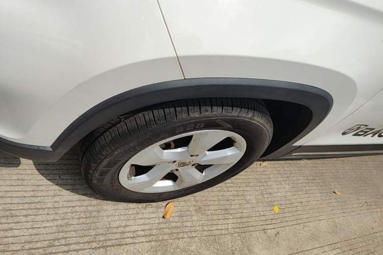 Used Baojun 510 2017 1.5L Manual Fashion Model Left Front Wheel Hub
