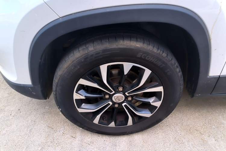 Used Baojun 510 2017 1.5L Manual Luxury Model Left Front Wheel Hub