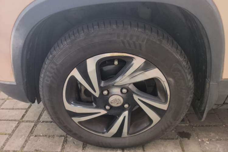 Used Baojun 510 2017 1.5L Manual Luxury Model Left Front Wheel Hub