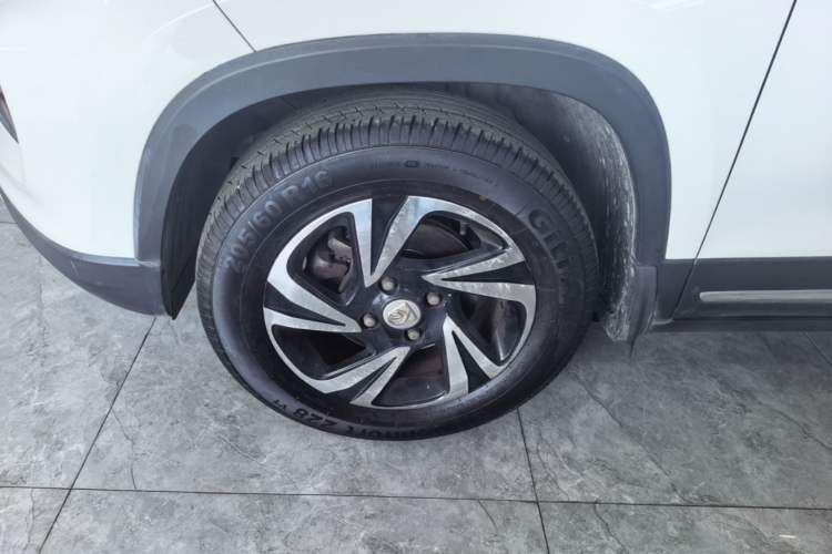 Used Baojun 510 2017 1.5L Automatic Luxury Model Left Front Wheel Hub