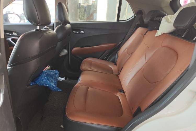 Used Baojun 510 2017 1.5L Automatic Luxury Model Left Rear Seat