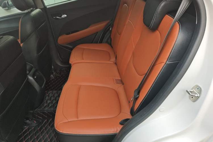 Used Baojun 510 2017 1.5L Automatic Luxury Model Left Rear Seat