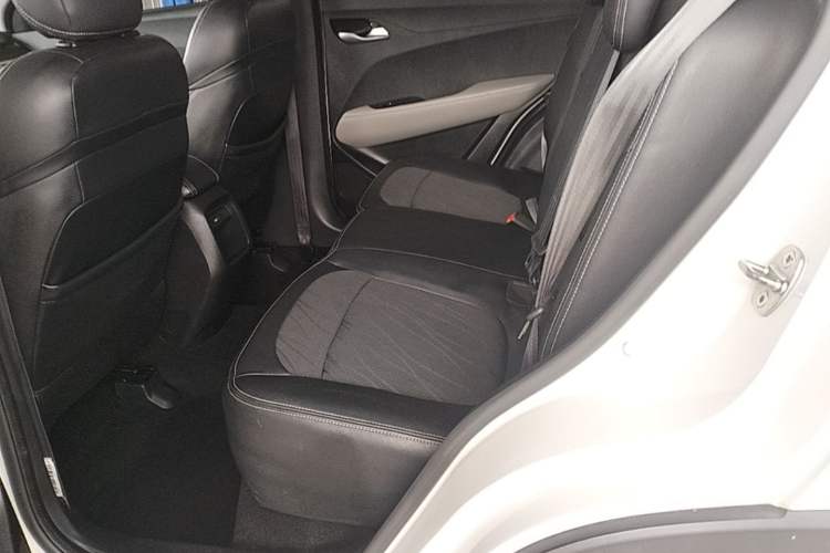 Used Baojun 510 2017 1.5L Manual Fashion Model Left Rear Seat