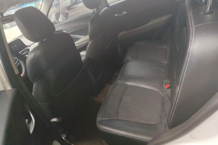 Used Baojun 510 2017 1.5L Automatic Fashion Model Left Rear Seat