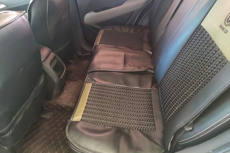 Used Baojun 510 2017 1.5L Automatic Fashion Model Left Rear Seat