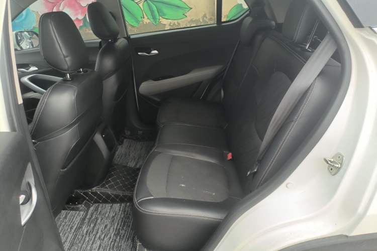 Used Baojun 510 2017 1.5L Automatic Fashion Model Left Rear Seat