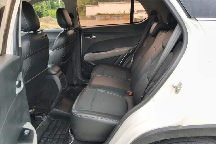 Used Baojun 510 2017 1.5L Automatic Fashion Model Left Rear Seat