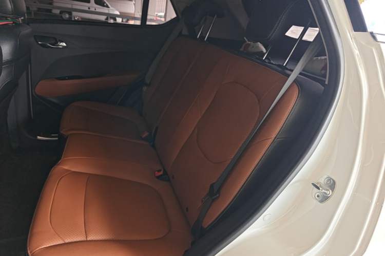 Used Baojun 510 2017 1.5L Automatic Luxury Model Left Rear Seat