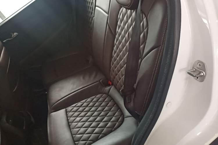 Used Baojun 510 2017 1.5L Automatic Luxury Model Left Rear Seat