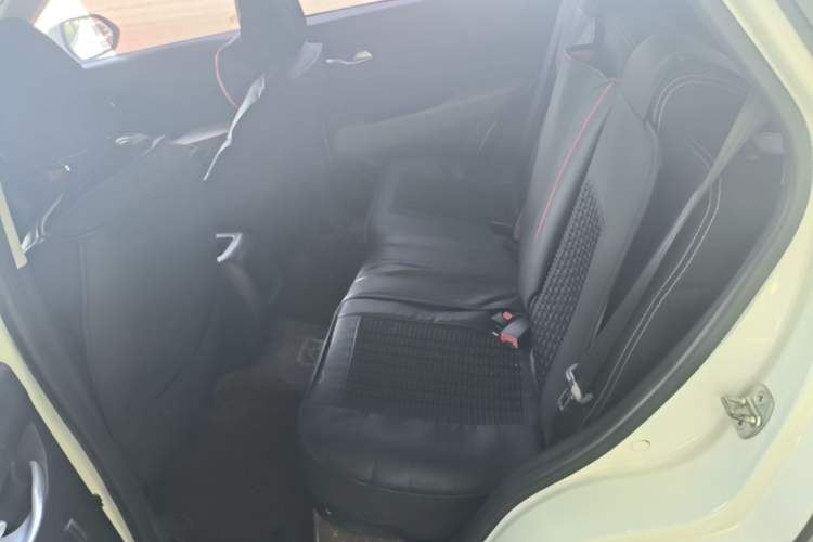 Used Baojun 510 2017 1.5L manual Comfort trim Left Rear Seat
