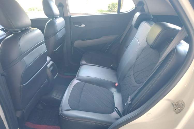 Used Baojun 510 2017 1.5L Automatic Fashion Model Left Rear Seat