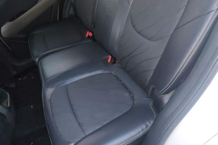 Used Baojun 510 2017 1.5L Automatic Fashion Model Left Rear Seat