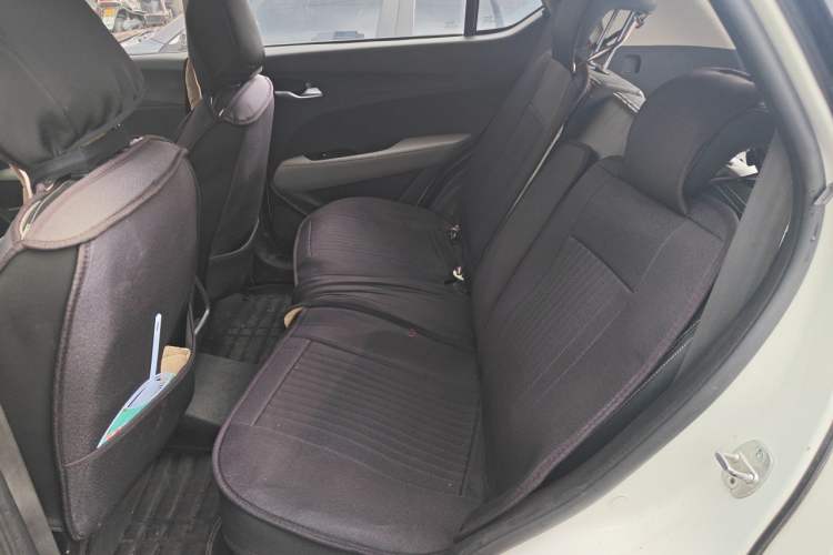Used Baojun 510 2017 1.5L Automatic Fashion Model Left Rear Seat
